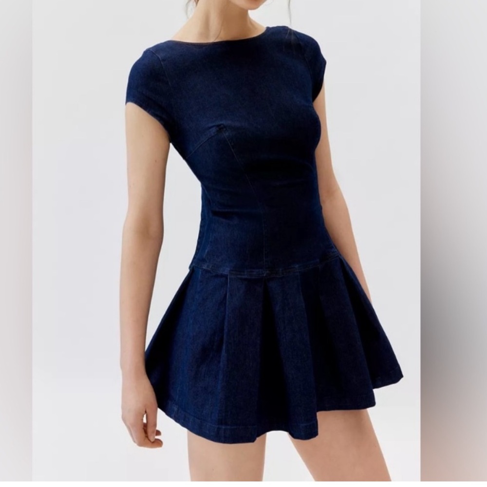 Urban Outfitters Bryan Bow-Back Pleated Denim Drop Waist Mini Dress Size Small